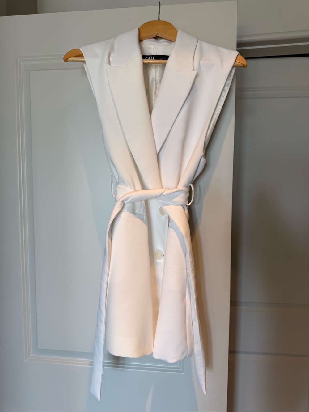 Zara White Sleeveless Belted Blazer Vest